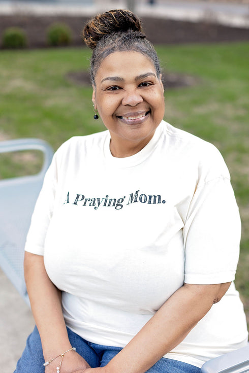 A Praying Mom - Adult T-shirt/Comfort Colors